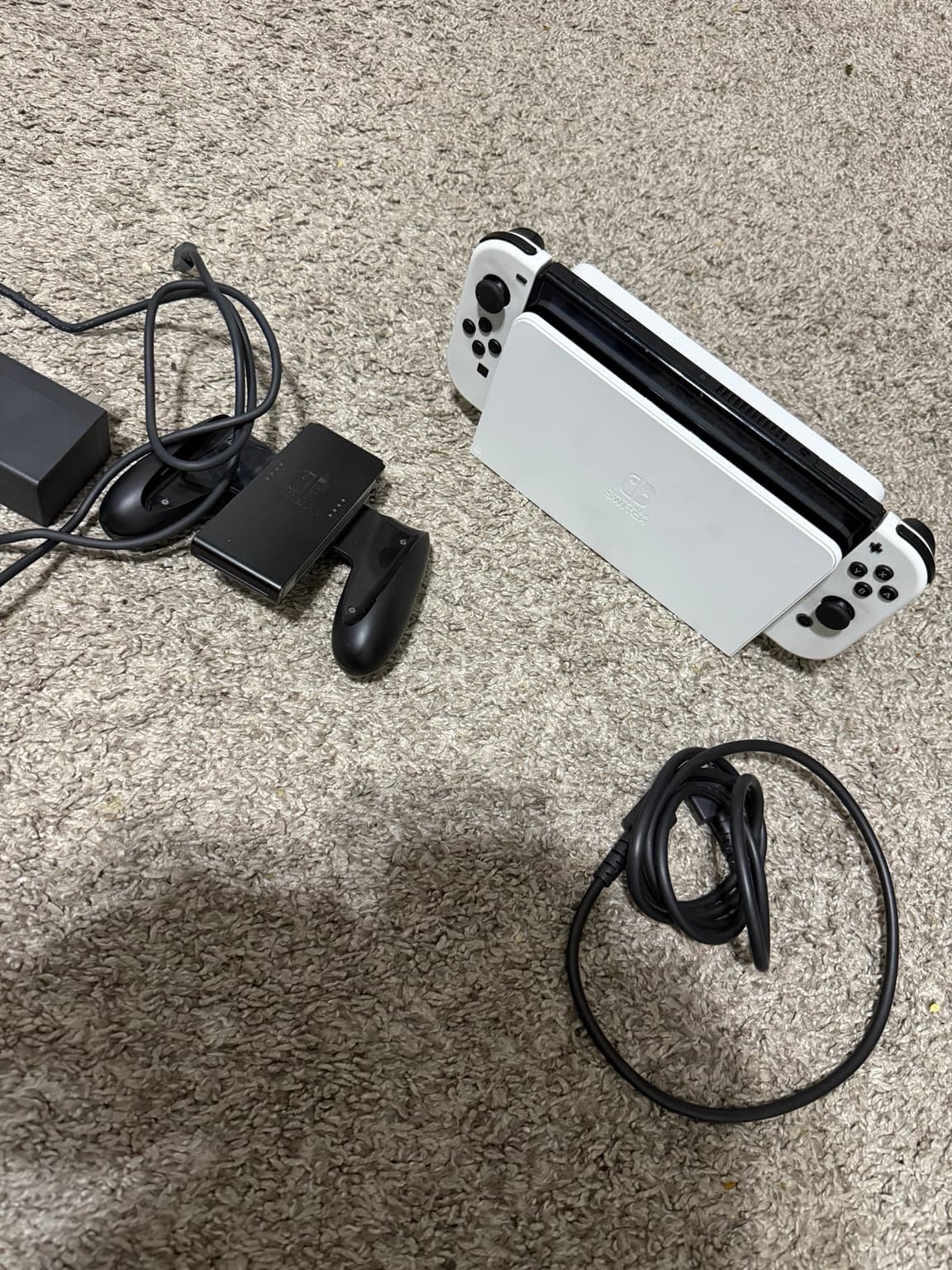 Nintendo Switch OLED — White photo 1