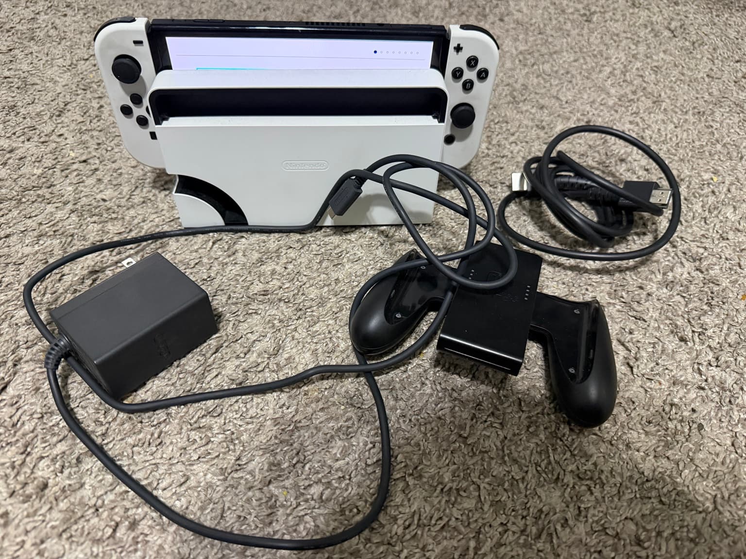 Nintendo Switch OLED — White photo 4