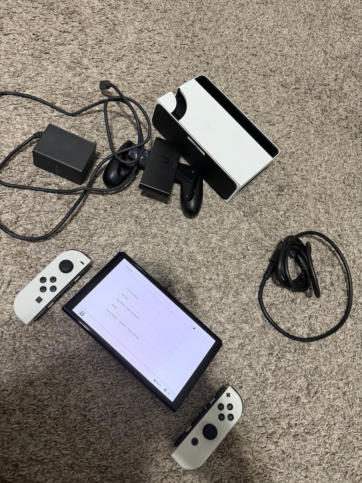 Nintendo Switch OLED — White photo 2